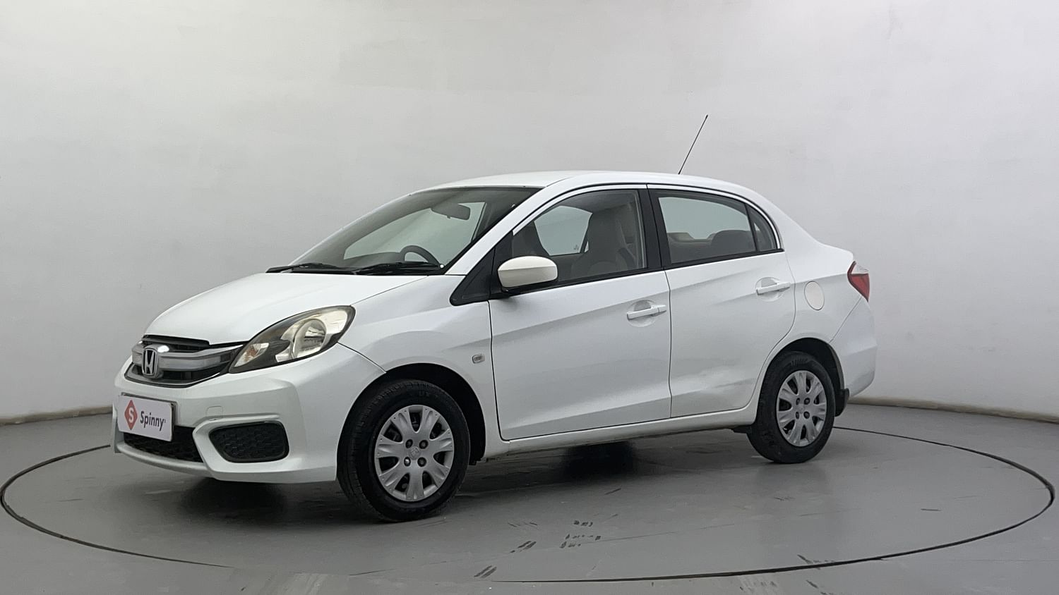 LEFT FRONT CORNER VIEW