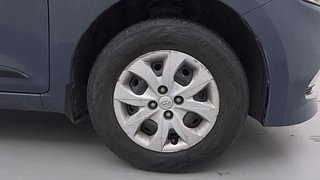 Used 2015 Hyundai Elite i20 Sportz 1.2 Petrol Manual tyres RIGHT FRONT TYRE RIM VIEW