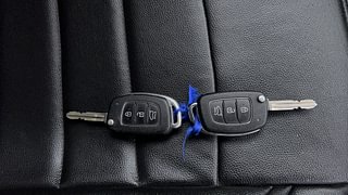 Used 2015 Hyundai Elite i20 Sportz 1.2 Petrol Manual extra CAR KEY VIEW