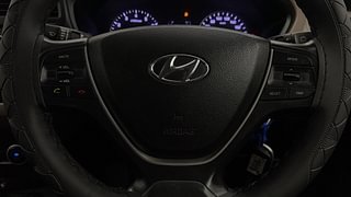 Used 2015 Hyundai Elite i20 Sportz 1.2 Petrol Manual top_features Steering mounted controls