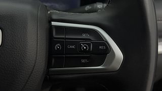 Used 2022 Jeep Compass Model S (O) 1.4 Petrol DCT Petrol Automatic top_features Cruise control