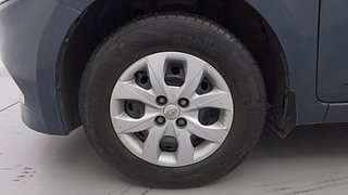 Used 2015 Hyundai Elite i20 Sportz 1.2 Petrol Manual tyres LEFT FRONT TYRE RIM VIEW