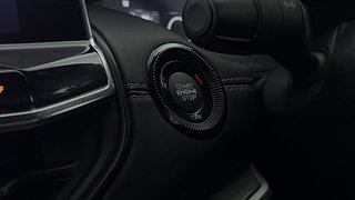 Used 2022 Jeep Compass Model S (O) 1.4 Petrol DCT Petrol Automatic top_features Keyless start