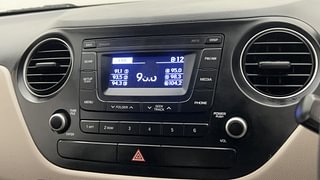 Used 2017 Hyundai Xcent SX 1.2 Petrol Manual top_features Integrated (in-dash) music system