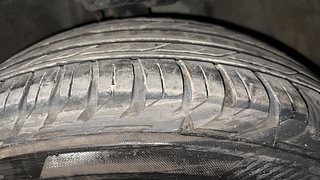Used 2022 Jeep Compass Model S (O) 1.4 Petrol DCT Petrol Automatic tyres RIGHT FRONT TYRE TREAD VIEW