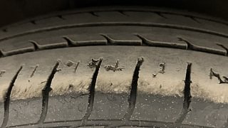 Used 2017 Hyundai Xcent SX 1.2 Petrol Manual tyres RIGHT FRONT TYRE TREAD VIEW