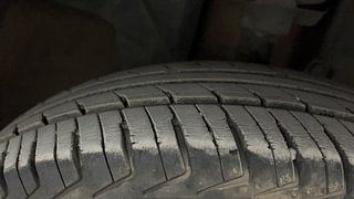 Used 2018 Renault Kwid RXL Anniversary Edition Petrol Manual tyres RIGHT FRONT TYRE TREAD VIEW