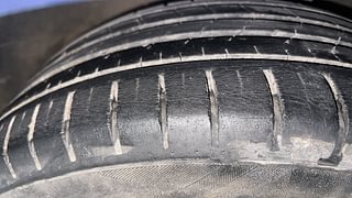 Used 2017 Maruti Suzuki Ciaz Alpha 1.4 MT Petrol Manual tyres RIGHT FRONT TYRE TREAD VIEW