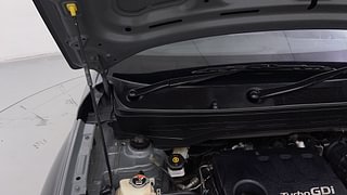 Used 2022 Hyundai Venue SX 1.0  Turbo Petrol Manual engine ENGINE RIGHT SIDE HINGE & APRON VIEW