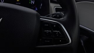 Used 2022 Mahindra XUV700 AX 7 Diesel MT 7 STR Diesel Manual top_features Cruise control