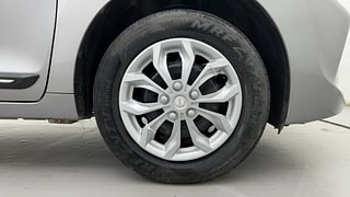 Used 2022 Maruti Suzuki Baleno Delta Petrol Manual tyres RIGHT FRONT TYRE RIM VIEW