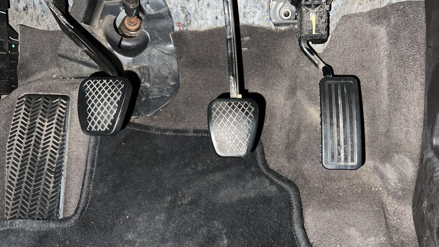 New Honda CR-V interior PEDALS VIEW