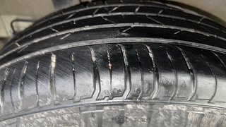 Used 2021 Hyundai Venue SX 1.0  Turbo iMT Dual Tone Sport Petrol Manual tyres RIGHT REAR TYRE TREAD VIEW