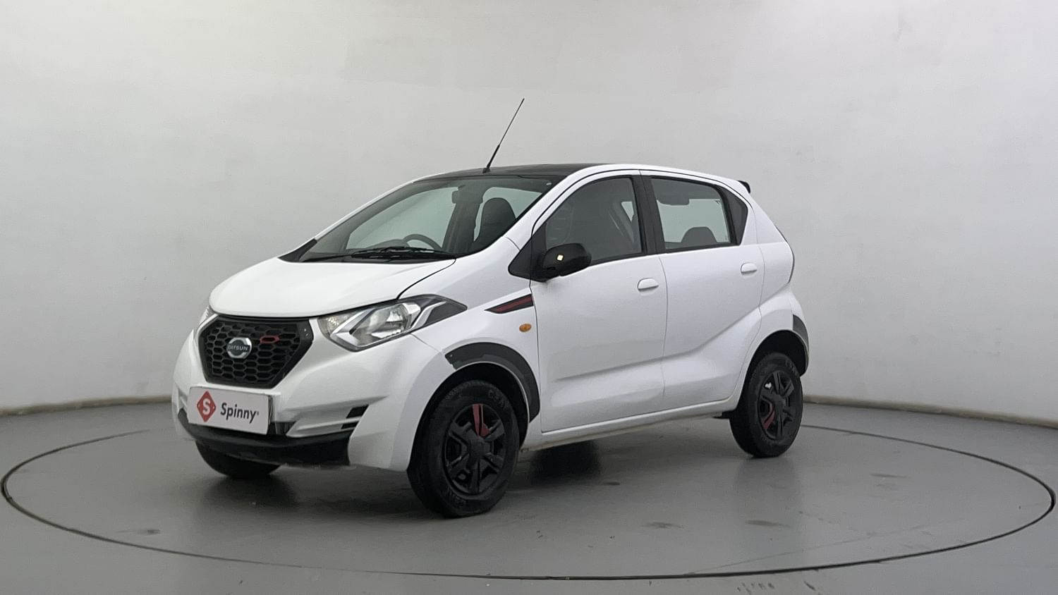 LEFT FRONT CORNER VIEW