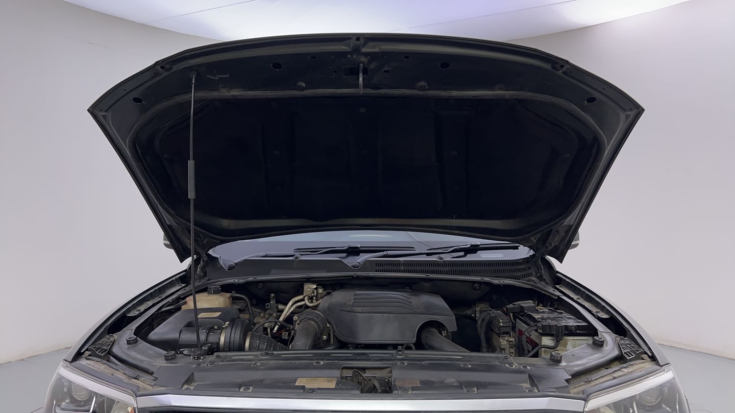 New Mahindra Scorpio N engine ENGINE & BONNET OPEN FRONT VIEW