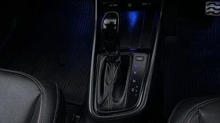 Used 2022 Hyundai New i20 Asta (O) 1.0 Turbo DCT Petrol Automatic interior GEAR  KNOB VIEW