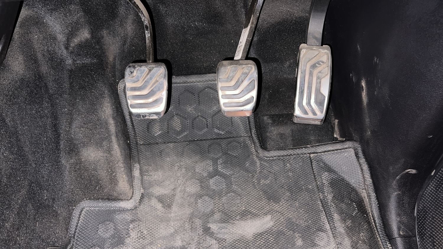 New Mahindra Scorpio N interior PEDALS VIEW