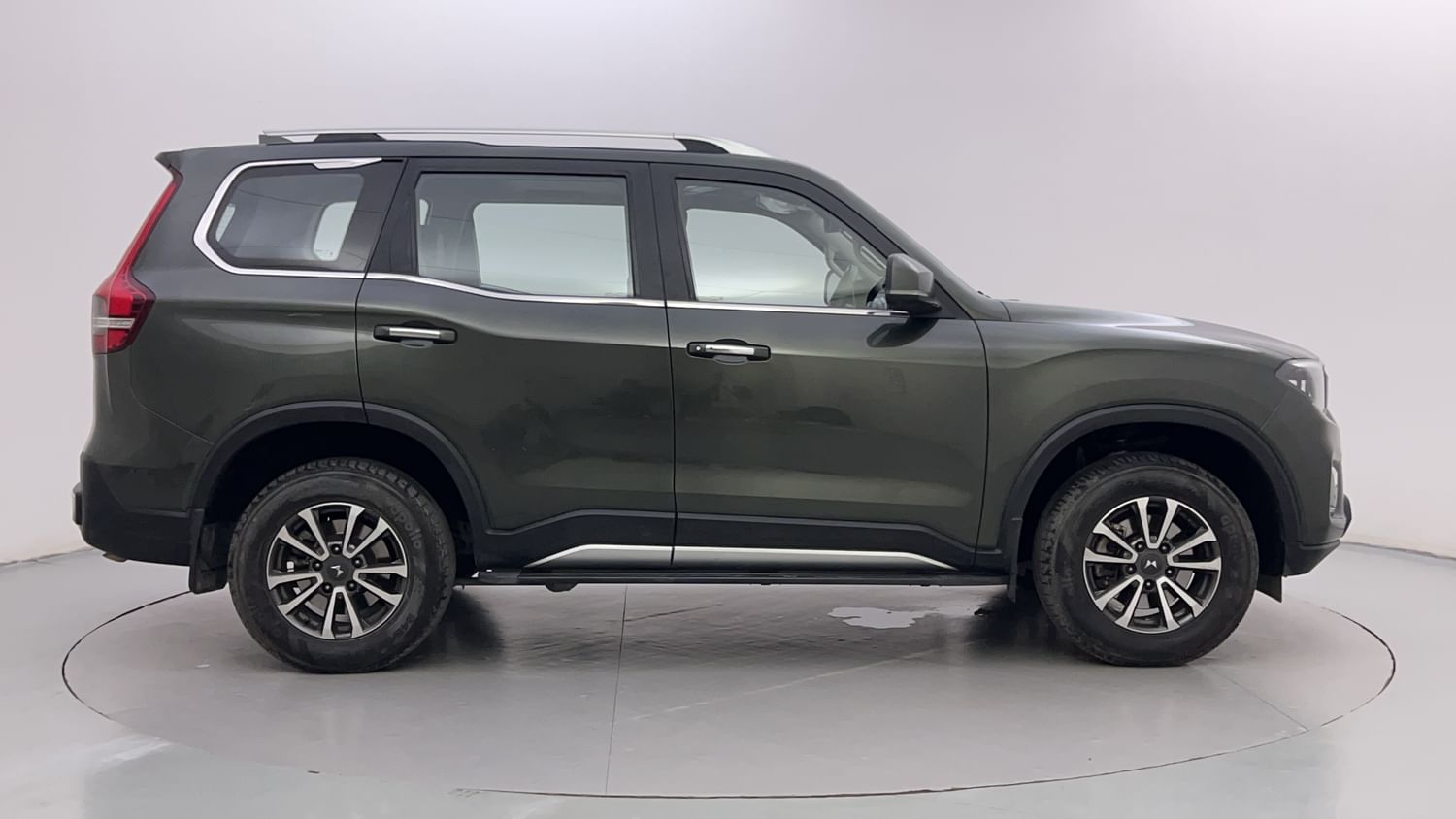 New Mahindra Scorpio N exterior RIGHT SIDE VIEW