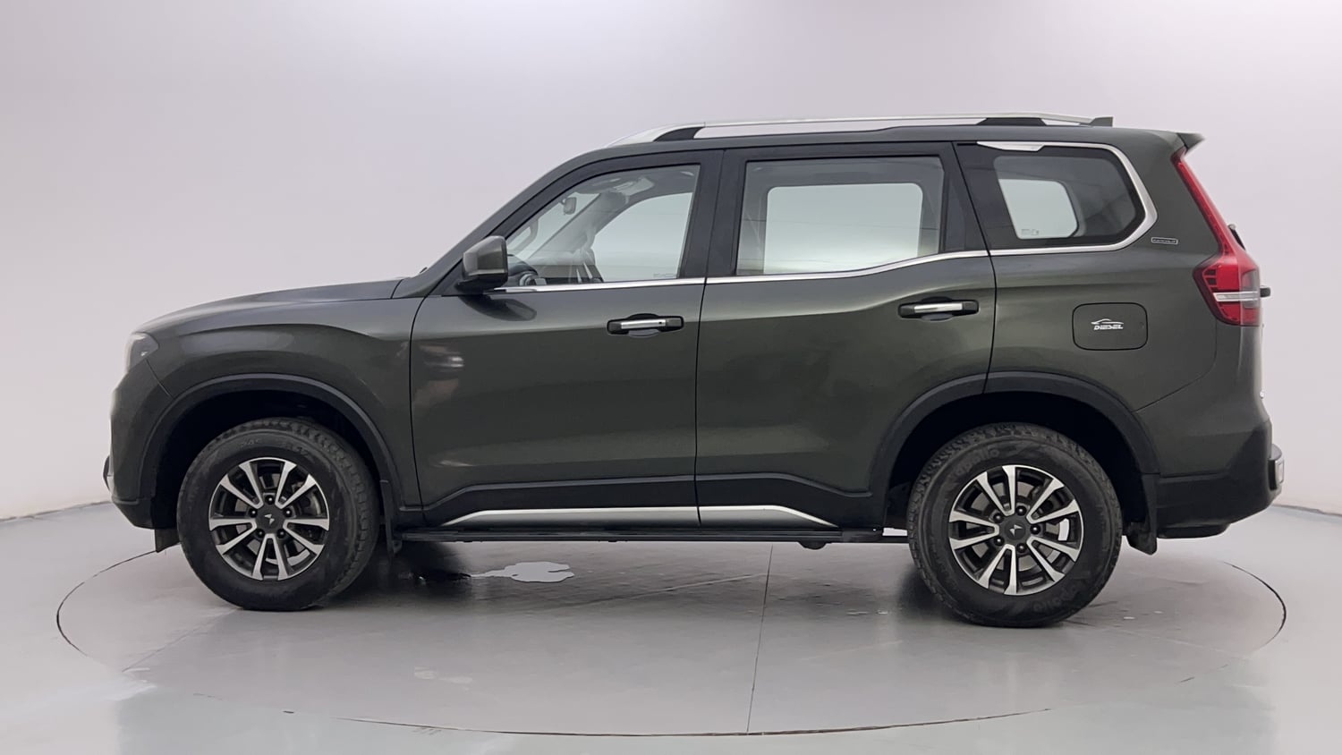 New Mahindra Scorpio N exterior LEFT SIDE VIEW