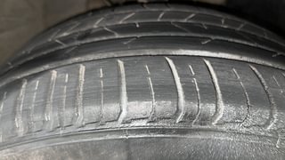 Used 2021 Hyundai Venue SX 1.0  Turbo iMT Dual Tone Sport Petrol Manual tyres RIGHT FRONT TYRE TREAD VIEW