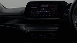 Used 2022 Hyundai New i20 Asta (O) 1.0 Turbo DCT Petrol Automatic interior MUSIC SYSTEM & AC CONTROL VIEW