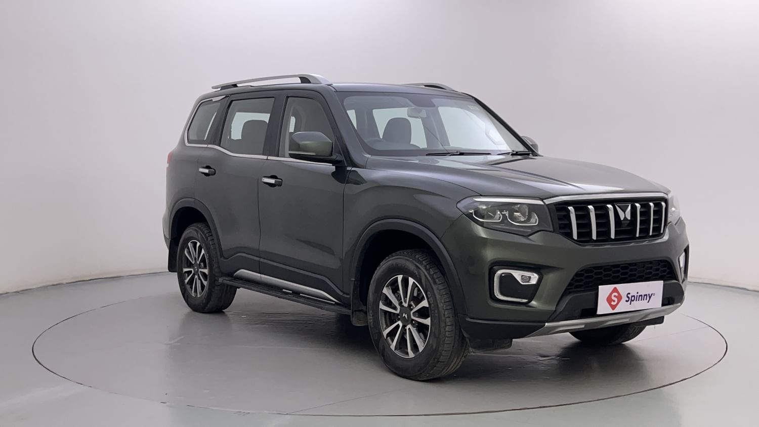 New Mahindra Scorpio N exterior RIGHT FRONT CORNER VIEW