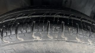 Used 2019 Datsun Redi-GO [2015-2019] T(O) 1.0 Petrol Manual tyres RIGHT FRONT TYRE TREAD VIEW