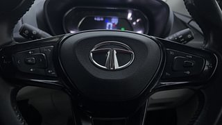 Used 2022 Tata Nexon XZ Plus Diesel S Diesel Manual top_features Airbags