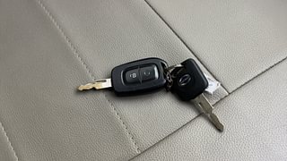 Used 2017 Datsun Redi-GO [2015-2019] T(O) 1.0 Petrol Manual extra CAR KEY VIEW