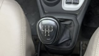 Used 2017 Datsun Redi-GO [2015-2019] T(O) 1.0 Petrol Manual interior GEAR  KNOB VIEW