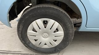 Used 2014 Maruti Suzuki Alto 800 Lxi CNG Petrol+cng Manual tyres RIGHT REAR TYRE RIM VIEW