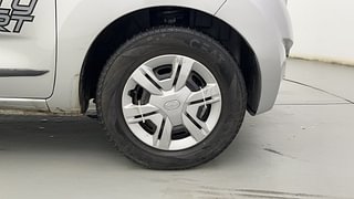 Used 2017 Datsun Redi-GO [2015-2019] T(O) 1.0 Petrol Manual tyres RIGHT FRONT TYRE RIM VIEW