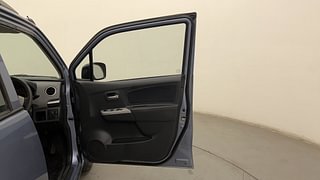 Used 2011 Maruti Suzuki Wagon R 1.0 [2010-2019] VXi Petrol Manual interior RIGHT FRONT DOOR OPEN VIEW