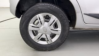 Used 2017 Datsun Redi-GO [2015-2019] T(O) 1.0 Petrol Manual tyres RIGHT REAR TYRE RIM VIEW