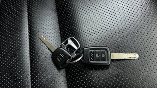 Used 2018 Honda WR-V VX MT Petrol Petrol Manual extra CAR KEY VIEW