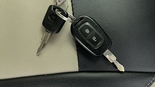 Used 2017 Datsun Redi-GO [2015-2019] T (O) Petrol Manual extra CAR KEY VIEW