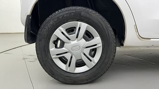 Used 2017 Datsun Redi-GO [2015-2019] T (O) Petrol Manual tyres RIGHT REAR TYRE RIM VIEW