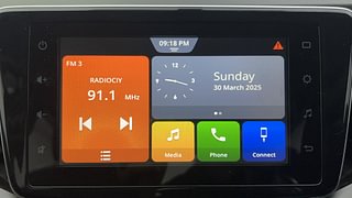 Used 2021 Maruti Suzuki Baleno Zeta Petrol Manual top_features Touch screen infotainment system