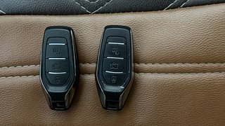 Used 2020 Mahindra XUV500 W7 Diesel Manual extra CAR KEY VIEW