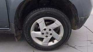 Used 2015 Renault Duster 85 PS RxL Diesel Diesel Manual tyres RIGHT FRONT TYRE RIM VIEW