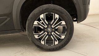 Used 2023 Renault Kiger RXZ MT Petrol Manual tyres LEFT REAR TYRE RIM VIEW