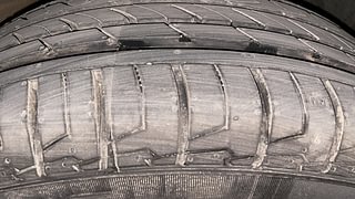 Used 2021 Hyundai Venue SX 1.0  Turbo Petrol Manual tyres RIGHT FRONT TYRE TREAD VIEW