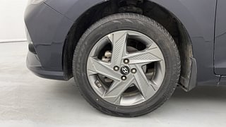 Used 2021 Hyundai Verna SX 1.5 MPi Petrol Manual tyres LEFT FRONT TYRE RIM VIEW