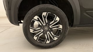 Used 2023 Renault Kiger RXZ MT Petrol Manual tyres RIGHT REAR TYRE RIM VIEW