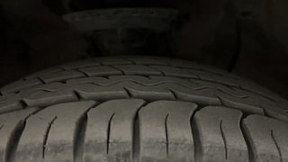 Used 2016 Hyundai Elite i20 Asta 1.2 Petrol Manual tyres RIGHT FRONT TYRE TREAD VIEW
