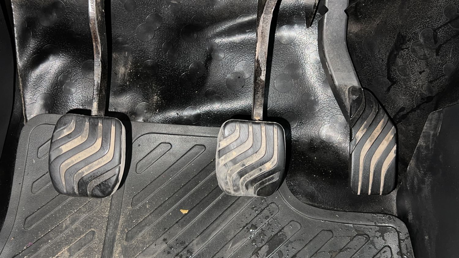 New Nissan Magnite interior PEDALS VIEW