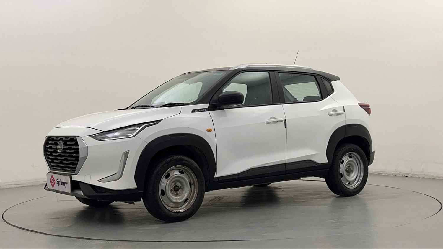 New Nissan Magnite exterior LEFT FRONT CORNER VIEW