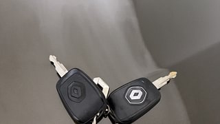 Used 2021 renault Kwid 1.0 RXT Opt Petrol Manual extra CAR KEY VIEW