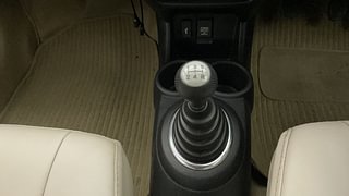 Used 2017 Honda Amaze 1.2 VX i-VTEC Petrol Manual interior GEAR  KNOB VIEW