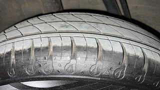 Used 2021 renault Kwid 1.0 RXT Opt Petrol Manual tyres RIGHT REAR TYRE TREAD VIEW